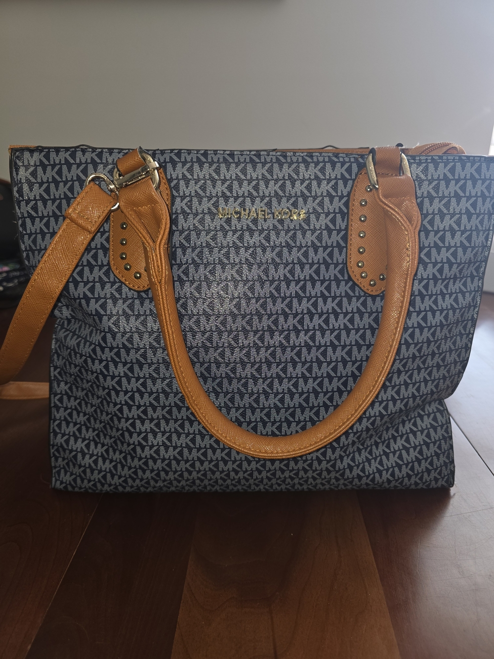 Michael Kors Navy 💙 MK Logo Tote with Tan Handles, Excellent Condition! - Picture 2 of 12